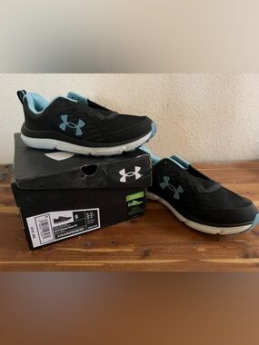 NIB Under Armour Black and Light Blue Training Sneakers